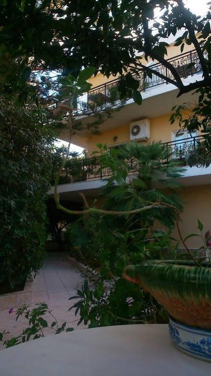 Aparthotel Okeanis II Kato Daratso Esterno foto