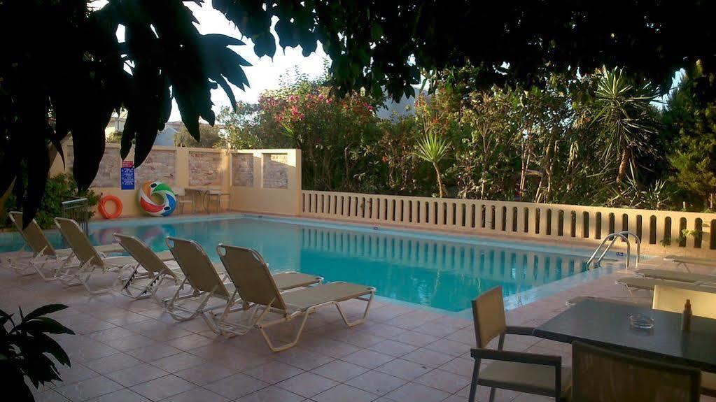 Aparthotel Okeanis II Kato Daratso Esterno foto