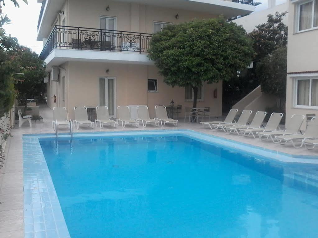Aparthotel Okeanis II Kato Daratso Esterno foto